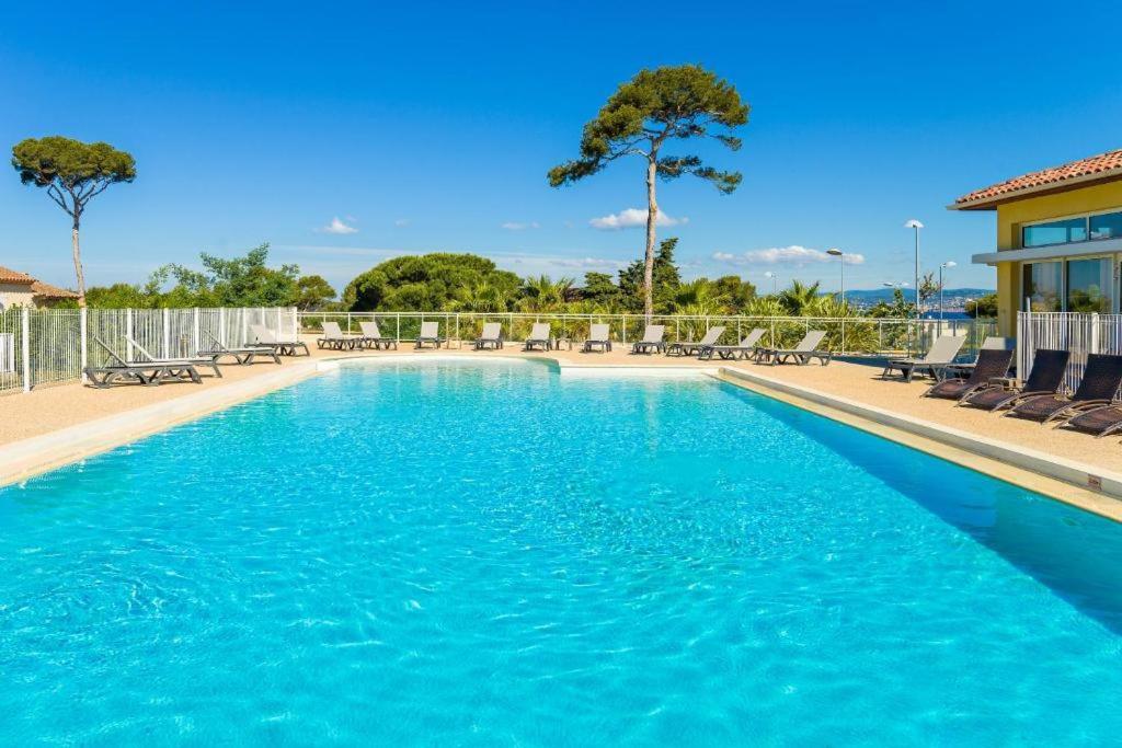 A 500 Metres Des Plages Et Du Port Du Brusc, Les Terrasses Des Embiez Avec Piscine Et *